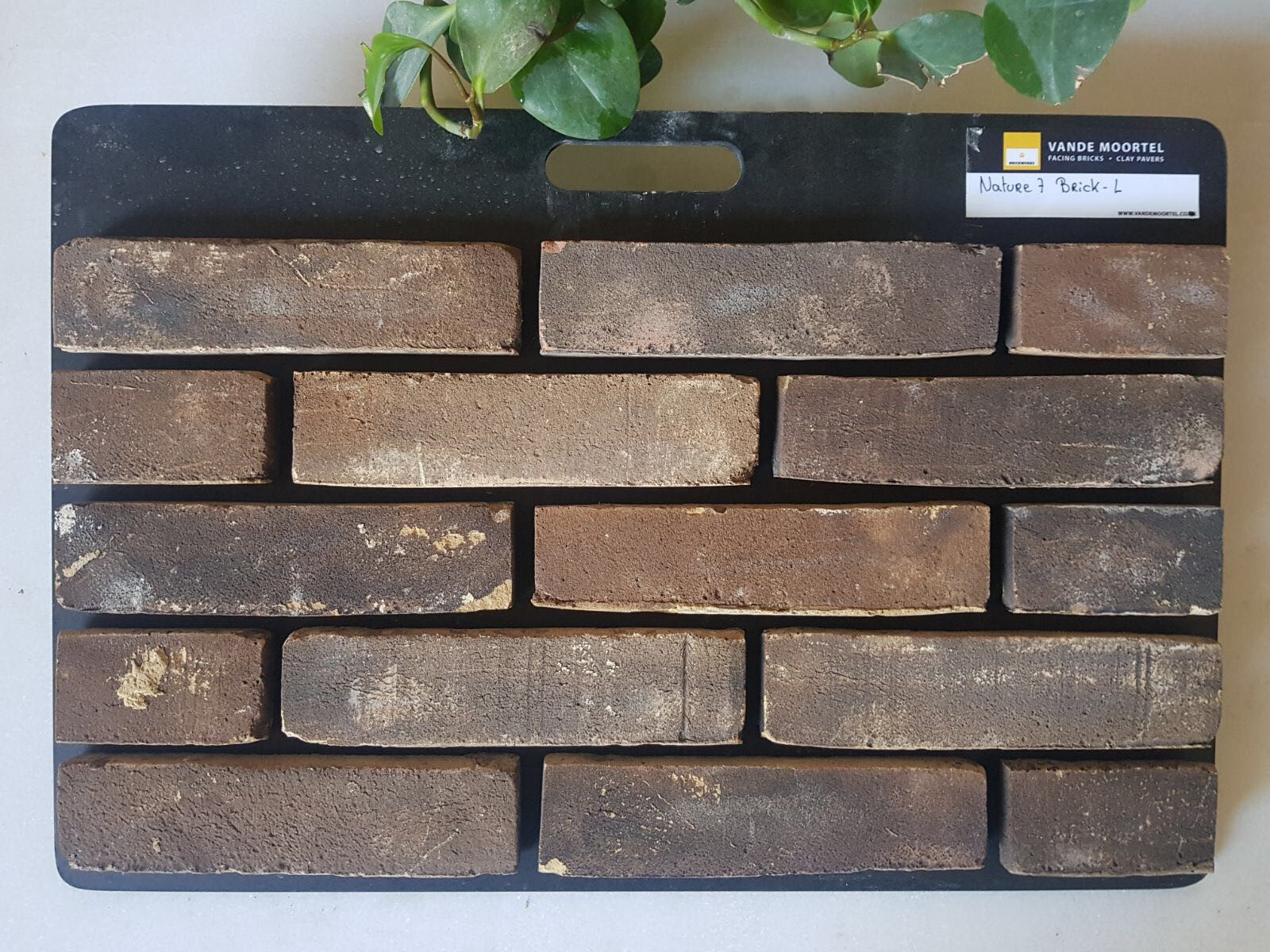 Brick old L